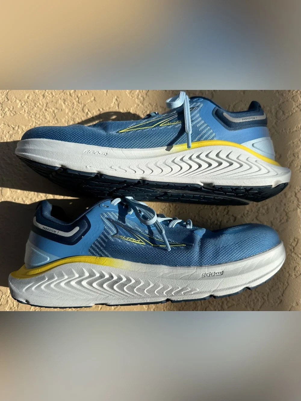 Altra Paradigm 7 Blue Foot Shape Running Shoes ALOA85N7440 Size 9.5 Wide in VGC